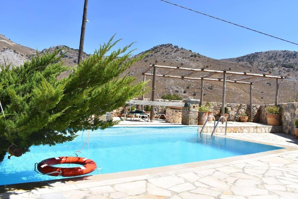 Traditional Villa With Pool In Sfakia Imbros ภายนอก รูปภาพ