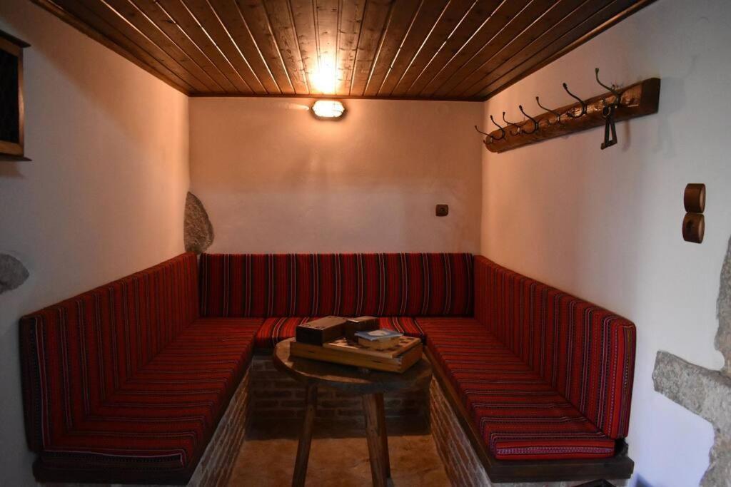 Traditional Villa With Pool In Sfakia Imbros ภายนอก รูปภาพ