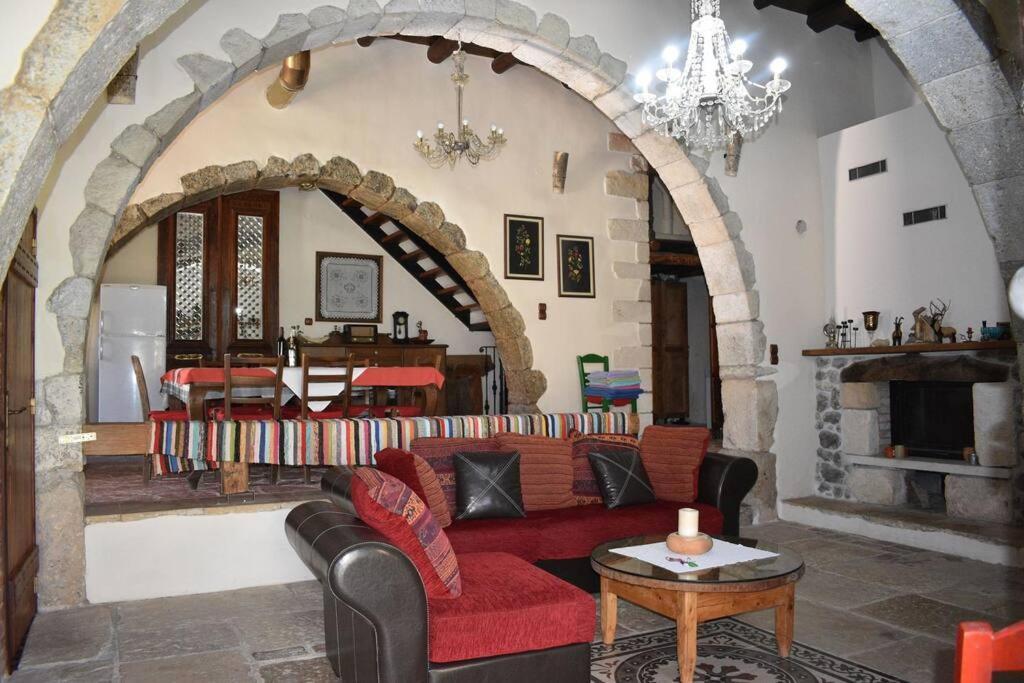 Traditional Villa With Pool In Sfakia Imbros ภายนอก รูปภาพ